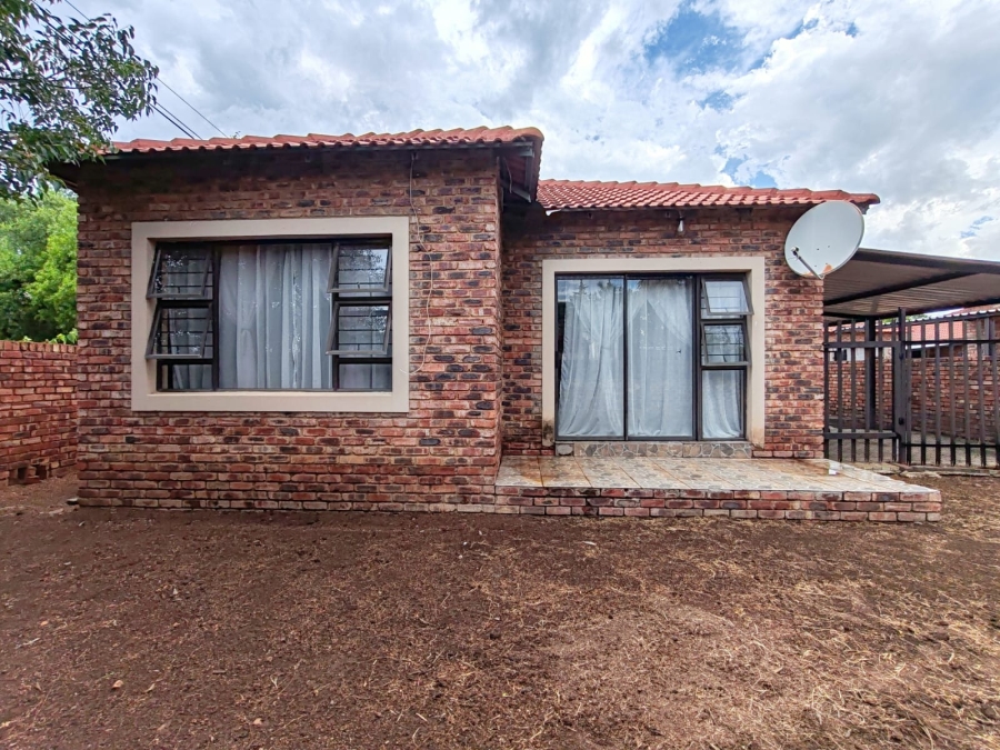 2 Bedroom Property for Sale in Miederpark North West